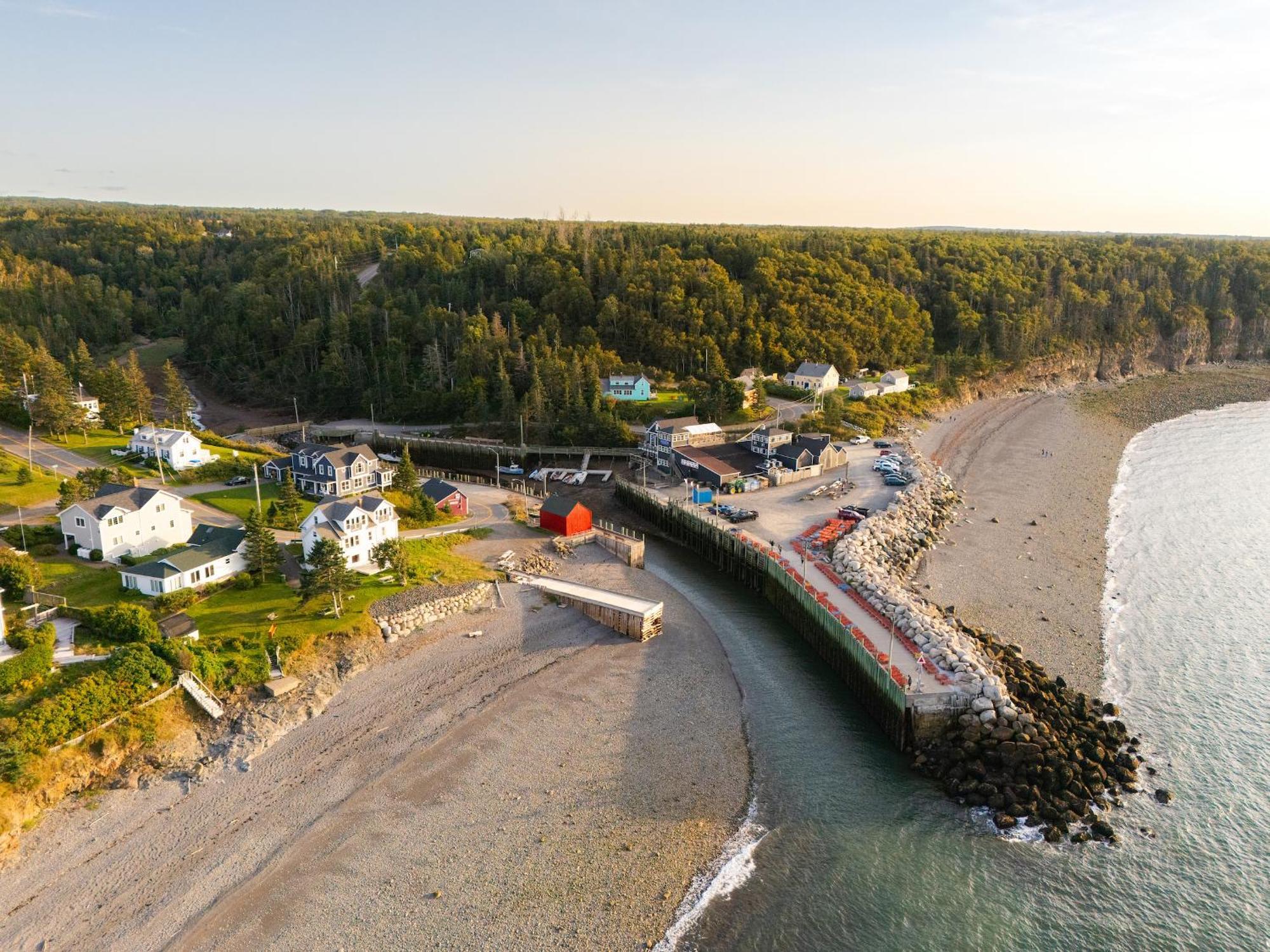 Tides Inn Guest Suites Halls Harbour 외부 사진